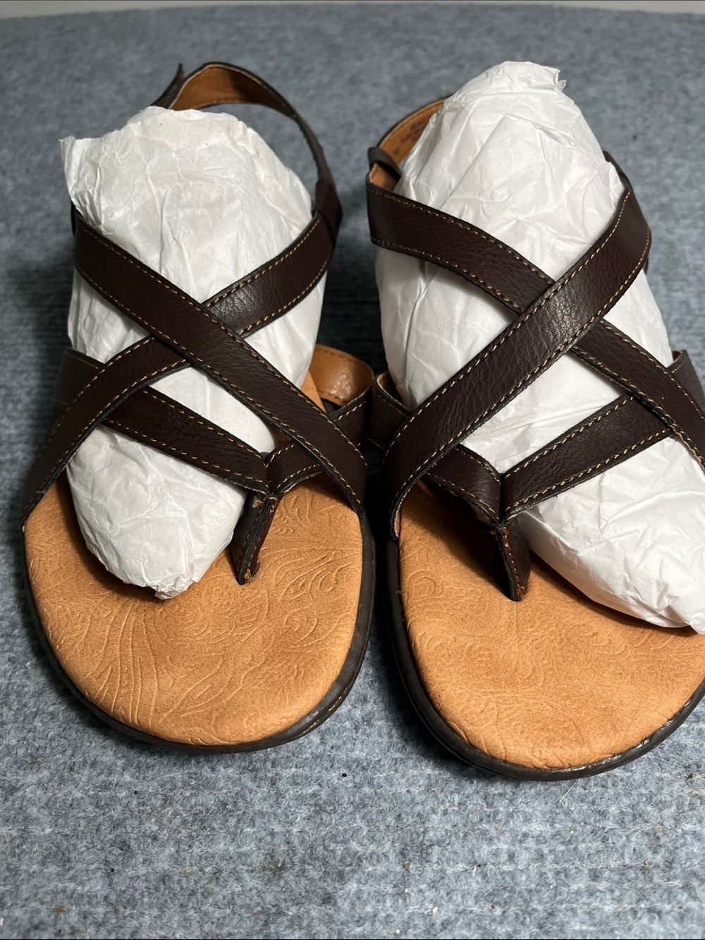 boc Men's Dark Brown Cross-Strap Leather Sandals